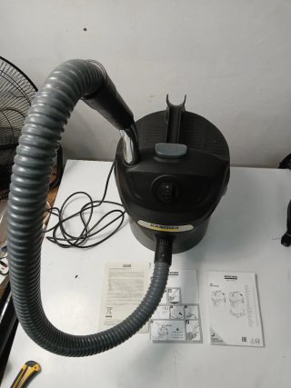 Kärcher AD 2 Aspiradora Seco/Ceniza