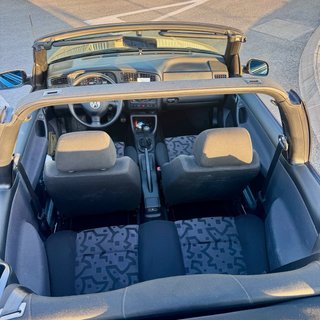 VOLKSWAGEN GOLF CABRIO