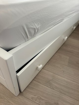 Cama infantil con cajones