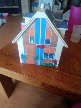 Casa Playmobil con figuras