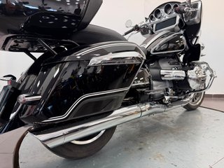 BMW R18 Transcontinental 2021 Negra