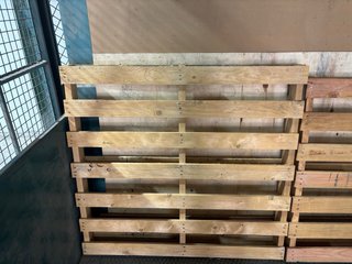 Palets de madera medianos