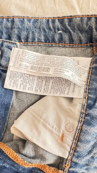 Bermudas vaqueras por debajo de la rodilla