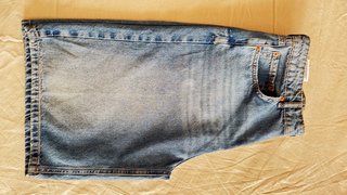 Bermudas vaqueras por debajo de la rodilla