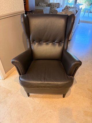 Sillón de piel marrón Ikea