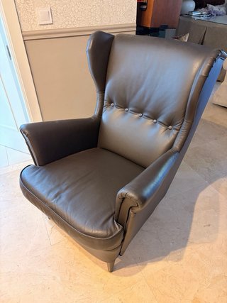 Sillón de piel marrón Ikea