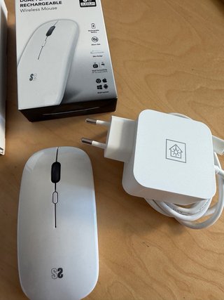 Raspberry Pi 500+ español, fuente 45W, ratón