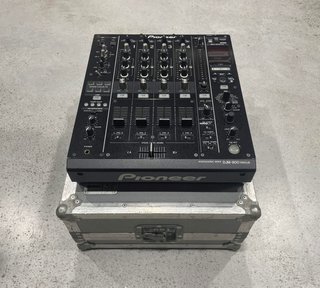 Pioneer DJM 900 Nexus + Flightcase
