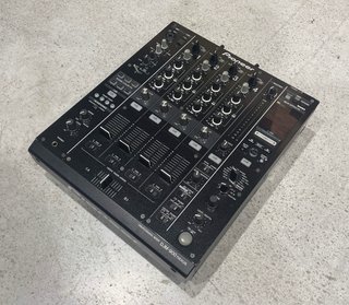 Pioneer DJM 900 Nexus + Flightcase