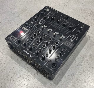 Pioneer DJM 900 Nexus + Flightcase