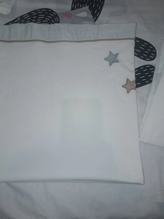 Juego de edredón y sábanas para cuna 120 x 60 cm.