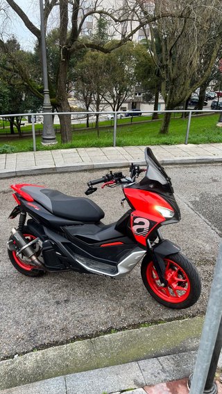 Aprilia sr gt 125