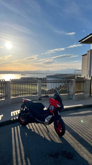 Aprilia sr gt 125