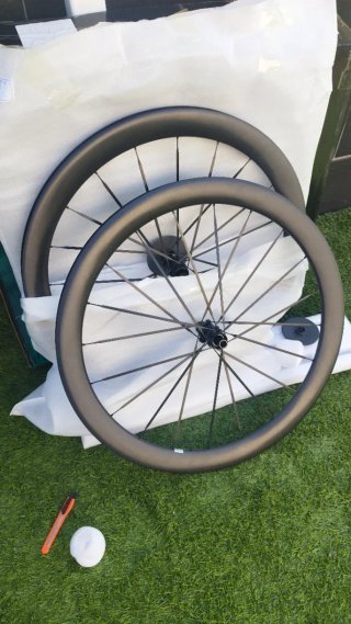 Ruedas carbono 50x28mm 1230g rodamientos ceramicos
