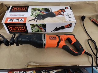 Sierra Sable Eléctrica BLACK+DECKER 750W