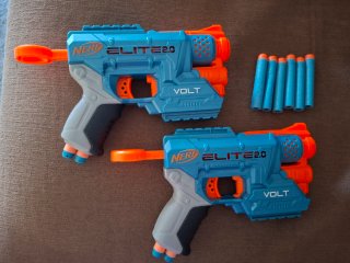 2 Pistolas Nerf Elite 2.0 Volt