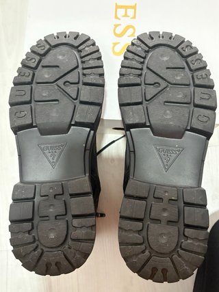 Botines negros GUESS talla 38