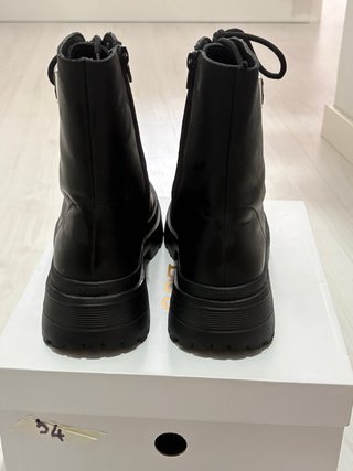 Botines negros GUESS talla 38