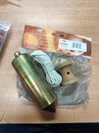 Plomada Nuez Madera 1500g