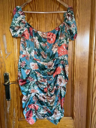 Vestido floral elegante T42