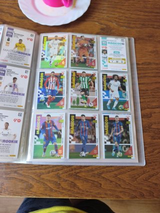 Álbum Megacracks 2023/24 + 50 repes Negociable