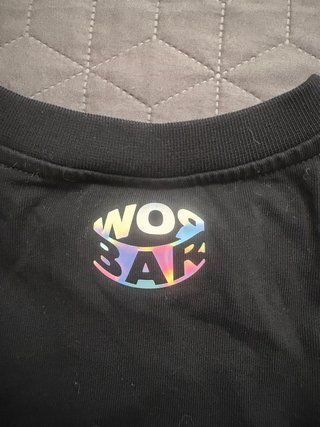 Camiseta Barrow Negra con Estampado Multicolor