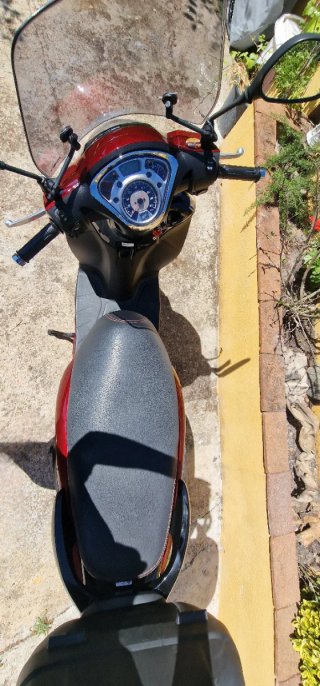 Honda 125cc ScooterNUEVA.Itv recién. 10350kmGANGA!