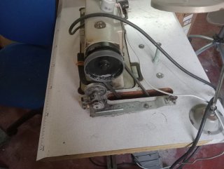 Máquina de coser industrial Juki