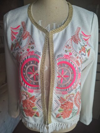 Chaqueta bordada verano multicolor. Talla S 40/42