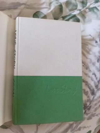 Libro LOVE STORY primera edición en inglés