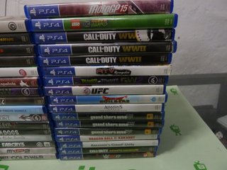 LOTE 33 CARCASAS VACIAS JUEGOS PS4