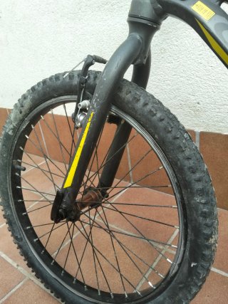 Bicicleta Orbea Negra y Amarilla