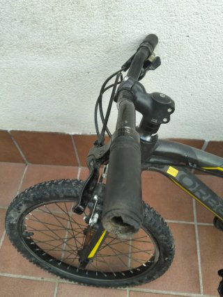 Bicicleta Orbea Negra y Amarilla