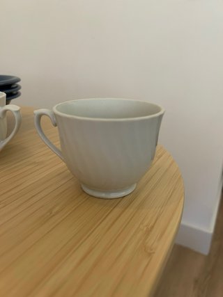 8 cuencos azules, 2 tazas y 3 vasos
