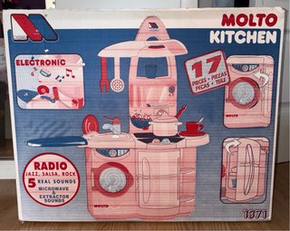 Cocinita infantil Molto Kitchen electrónica