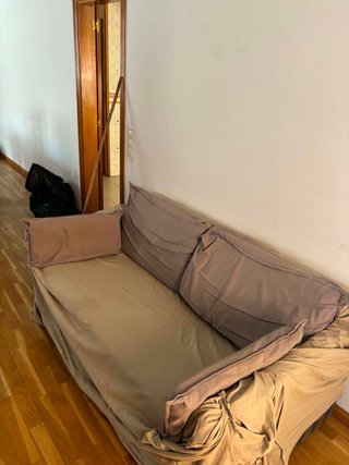 sofá cama y gris