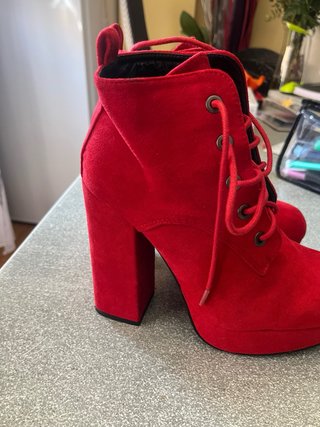 Botines rojos talla 36