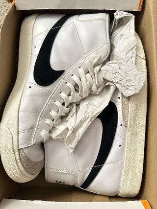 Nike Blazer Beige y Blanco Talla 42