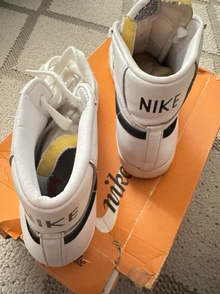 Nike Blazer Beige y Blanco Talla 42