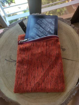 Funda Ebook Kindle Naranja y Negra.