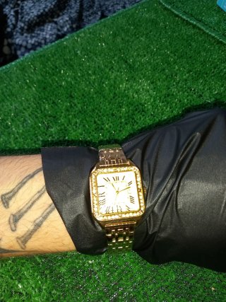 Reloj Skyline Dorado con Cristales