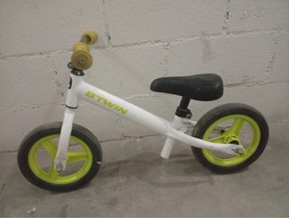 Bicicleta infantil Btwin blanca