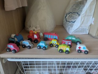 Coches de madera para niños
