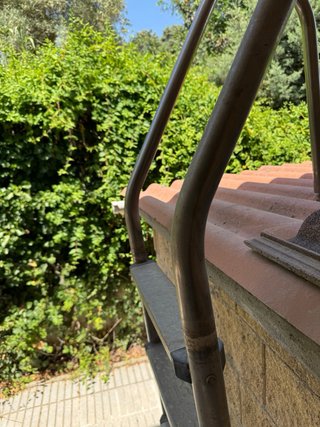 Escalera piscina metal y plástico