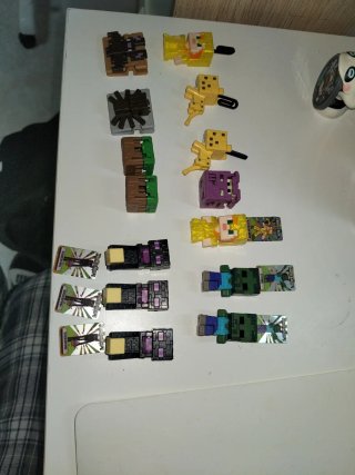 Minecraft Kinder Joy Figuras Coleccionables