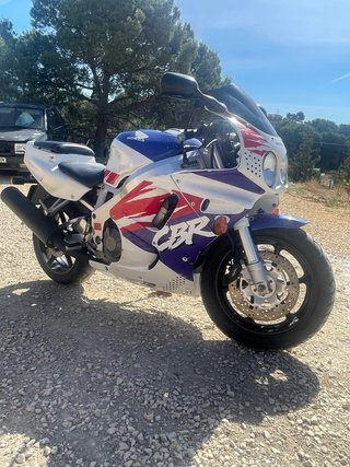 Honda CBR 900RR Fireblade 1992 sc28