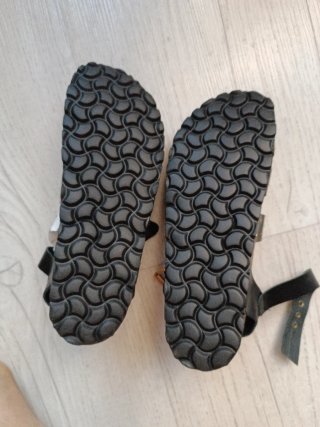 Sandalias Autenti Negras Tachuelas