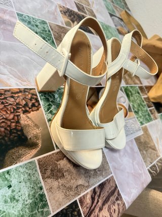 Lote Zapatos de tacón 37 y pantalon fresquito