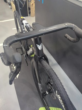Berria Naii Rival XPlr AXS Pwm
