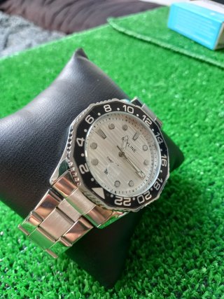 Reloj Skyline Plata y Negro